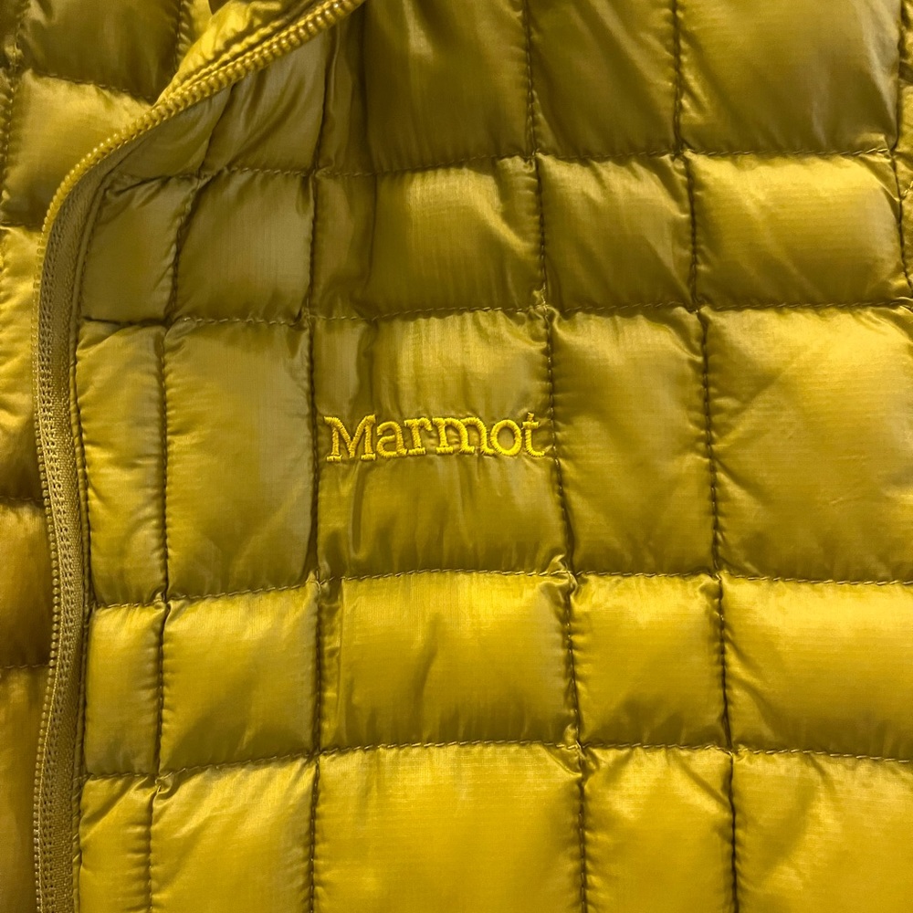 Marmot Men's Mustard Yellow Quilted Puffer Jacket - Picture 2 of 8